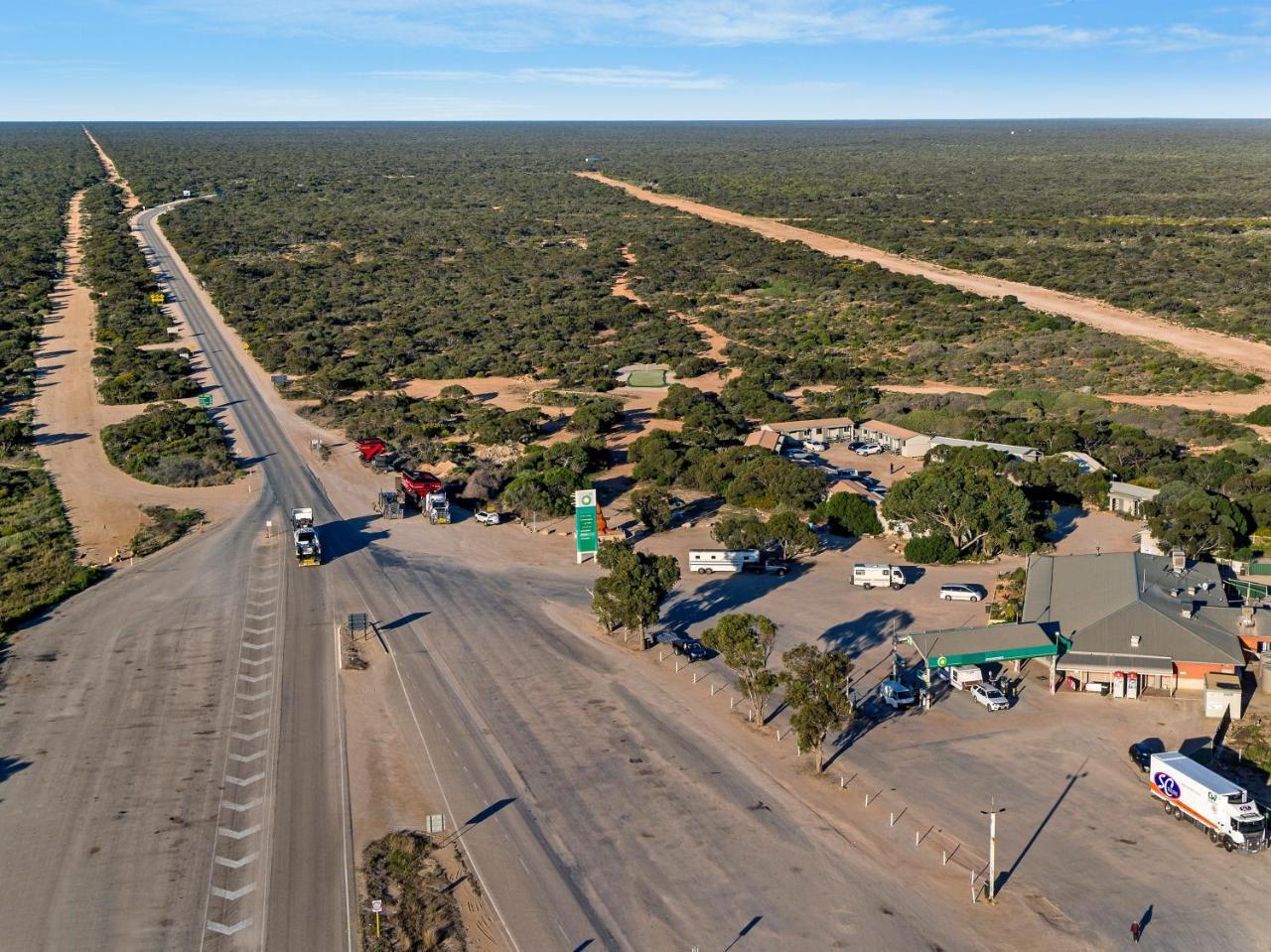 Border Village Roadhouse Bagian luar foto